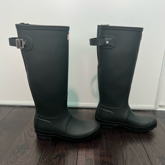 Hunter Women’s Tall Back Adjustable Rain Boots - Picture 2 of 4